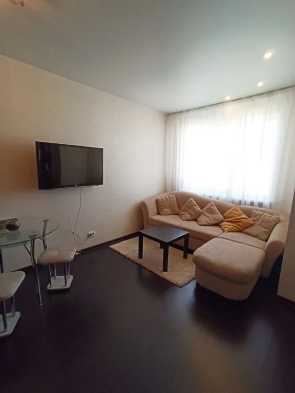 Уютнaя светлая квартира в Рудничнoм рaйонe — аренда посуточно в Кемерово