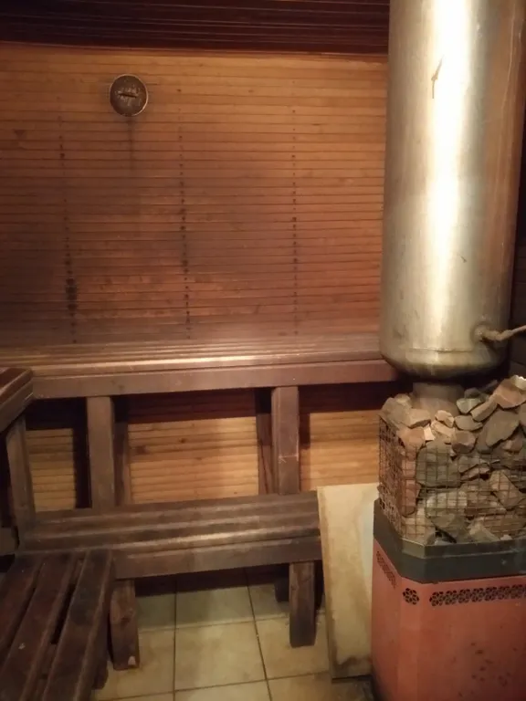 Тихое место рядом лес