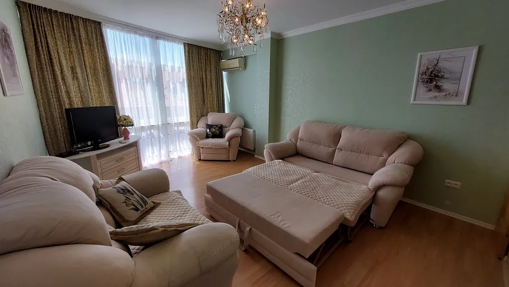 Большая уютная 2-комнатная квартира в тихом центре с 2мя балконами