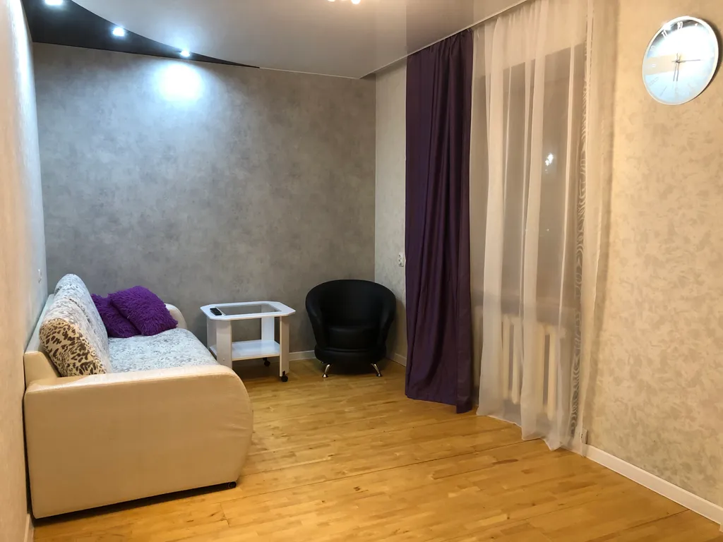 Уютная двушка в хорошем доме возле ЦУМа, рядом с Новогодней Елкой