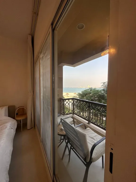 Студия с частным пляжем и видом на море на острове Марджан