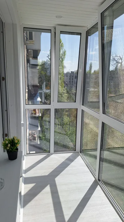 Квартира Квартира с панорамным балконом в самом центре города — Курск