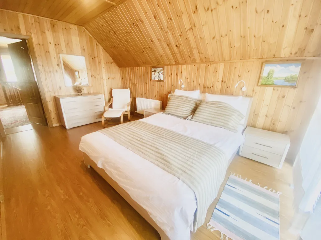 Русская усадьба, бревенчатый 2-х этажный дом с баней