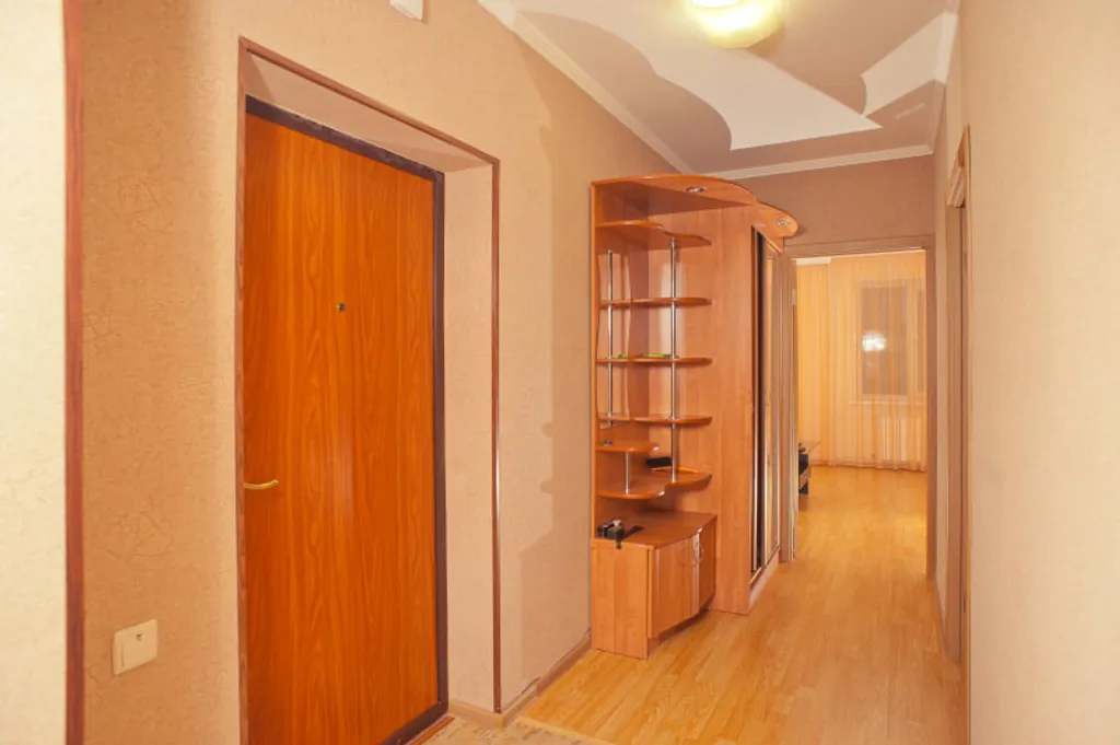 Двухкомнатная с изолированными комнатами в центре рядом с зоопарком