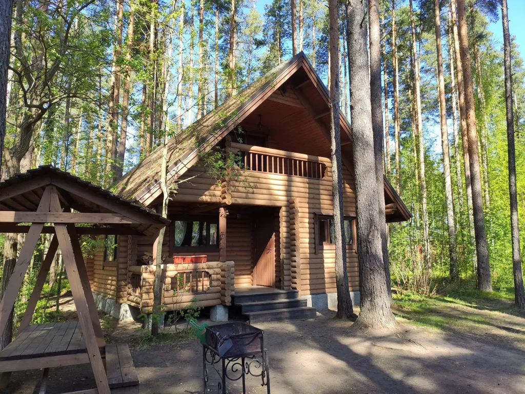 Уютный коттедж в сосновом лесу на берегу Суходольского озера