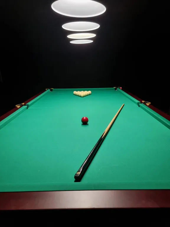 Дом у пруда