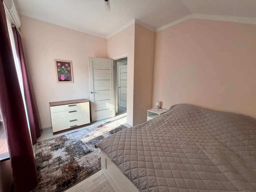 Большой дом с бассейном