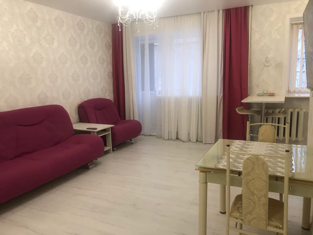 Квартира с 2 отдельными спальнями и кухней-гостиной, рядом с Елкой