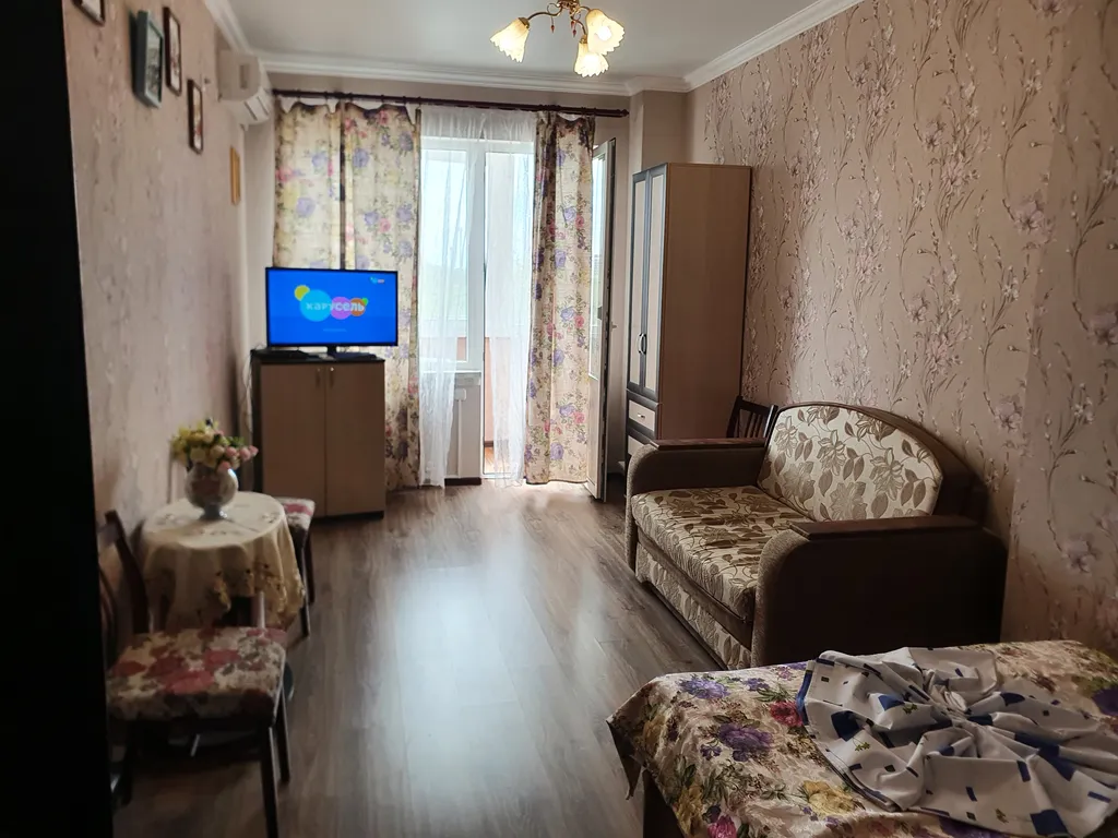 Ухоженная чистая квартира с видом на детский парк, бесплатная парковка, Анапа