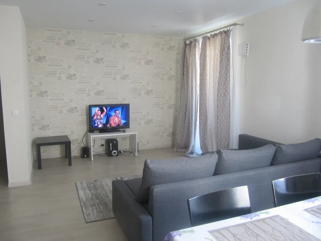 Квартира в новом районе, в окружении леса