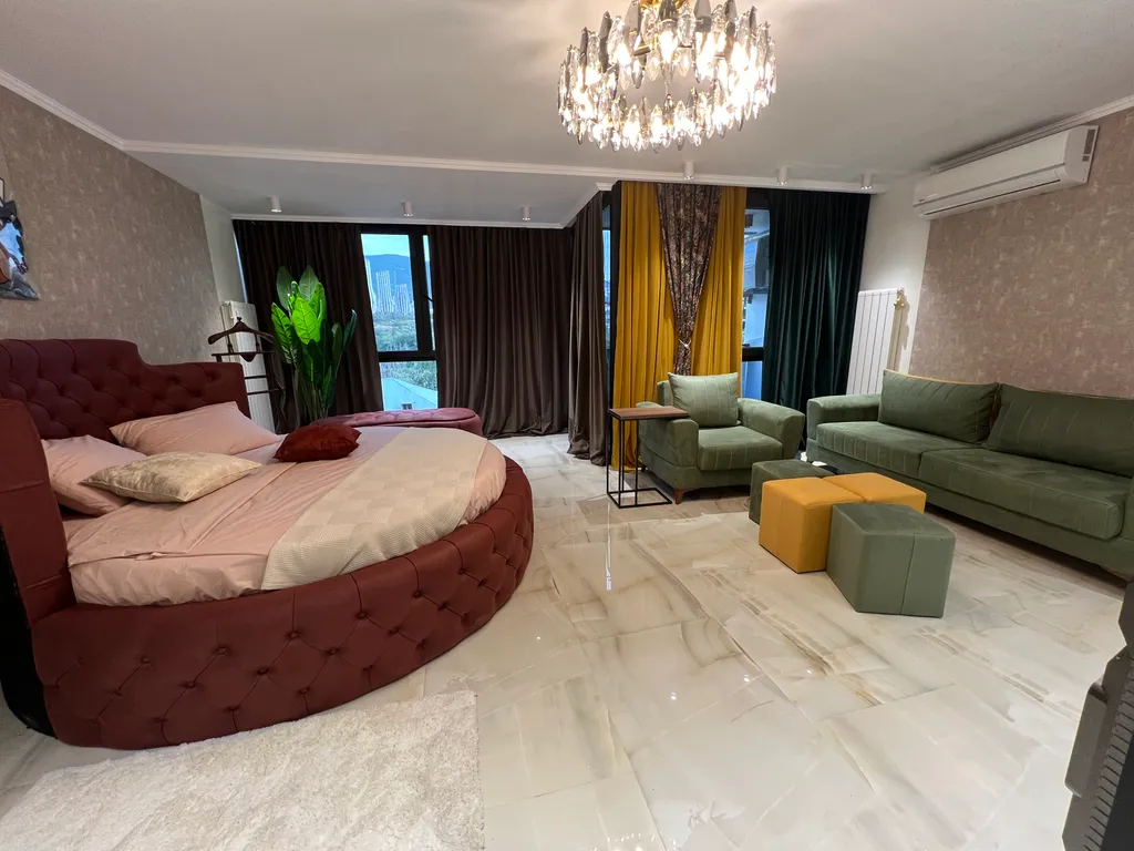 Business Studio Apartment in Central Park