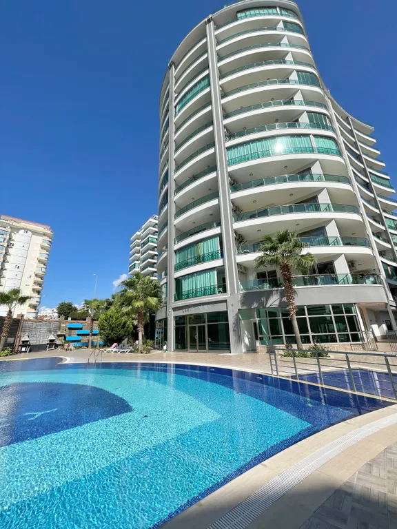 Просторная шикарная квартира в хорошем комплексе