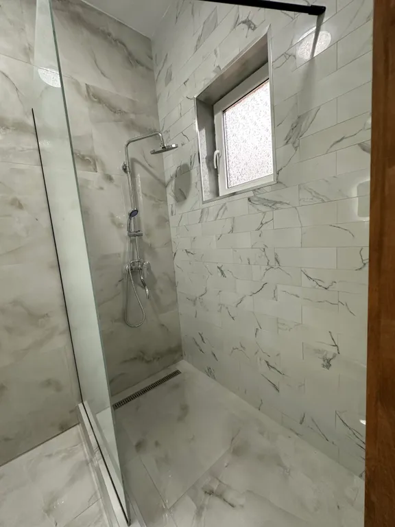 Экологичный домик у старого озера