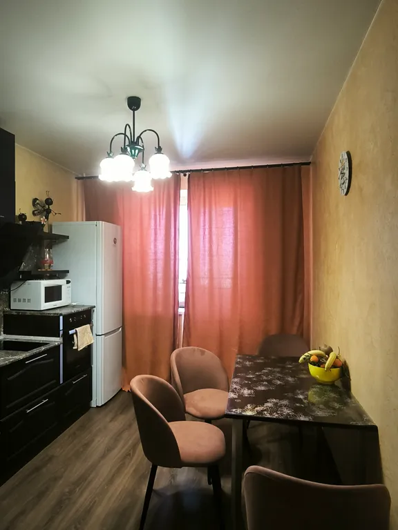 Высокий этаж, изолированные комнаты