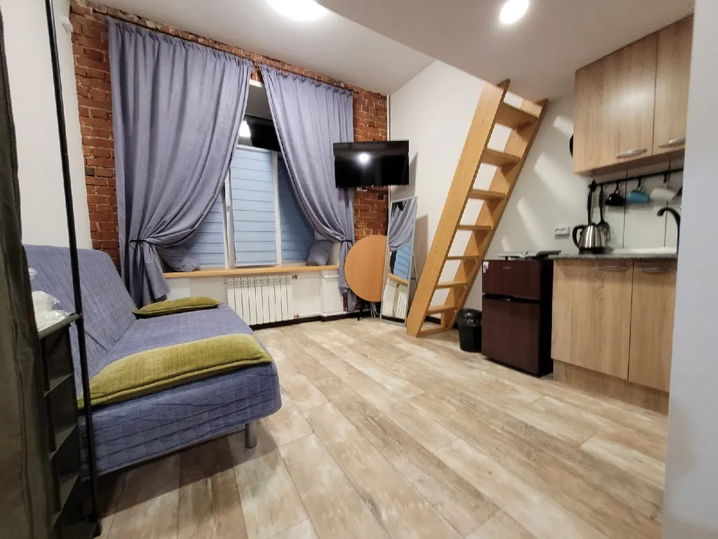 Квартира Лофт-2 Синяя. Клёвая двухуровневая студия в центре — аренда посуточно в Нижний Новгород