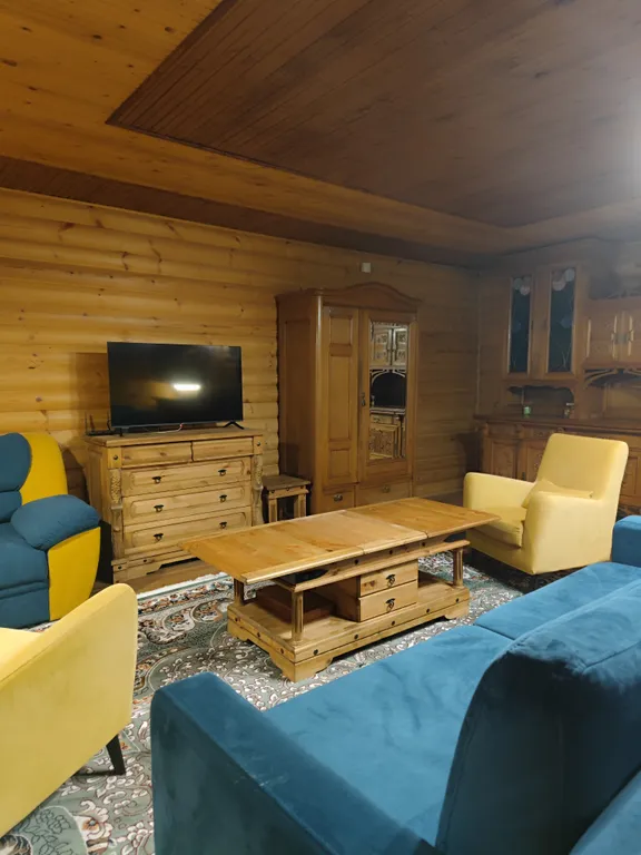 Дом с прудом