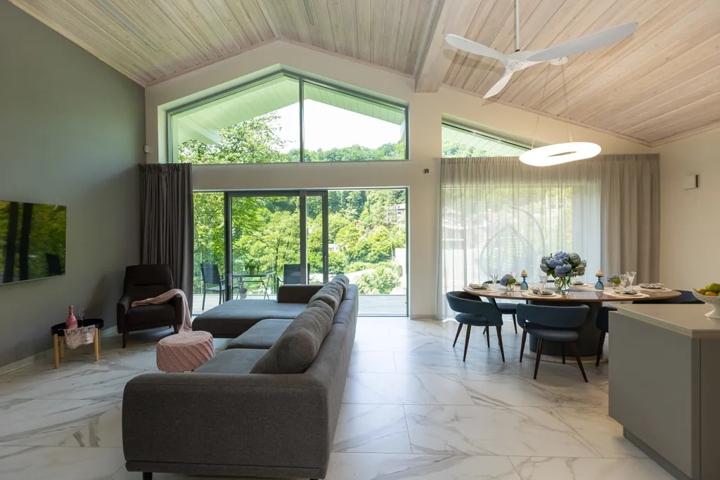 Квартира с 3 спальнями, камином с живым огнём и видом на горы