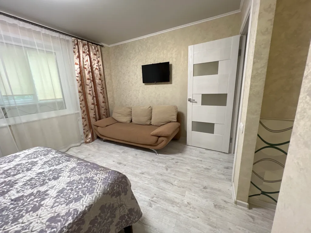 Квартира Уютная, чистая квартира на левом берегу — Омск