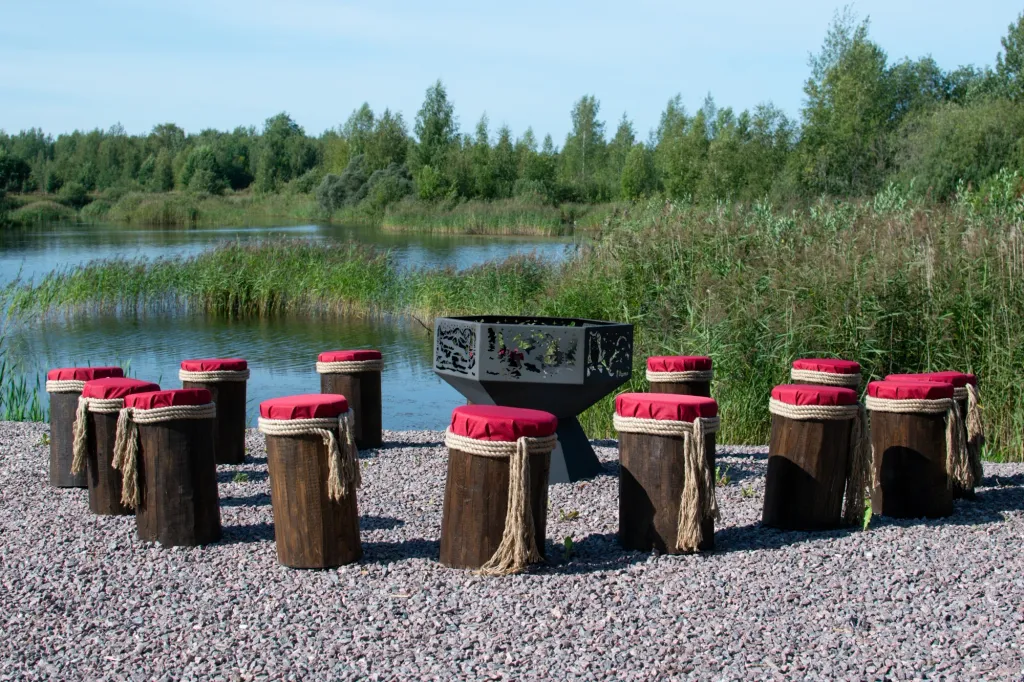 Дом на берегу озера