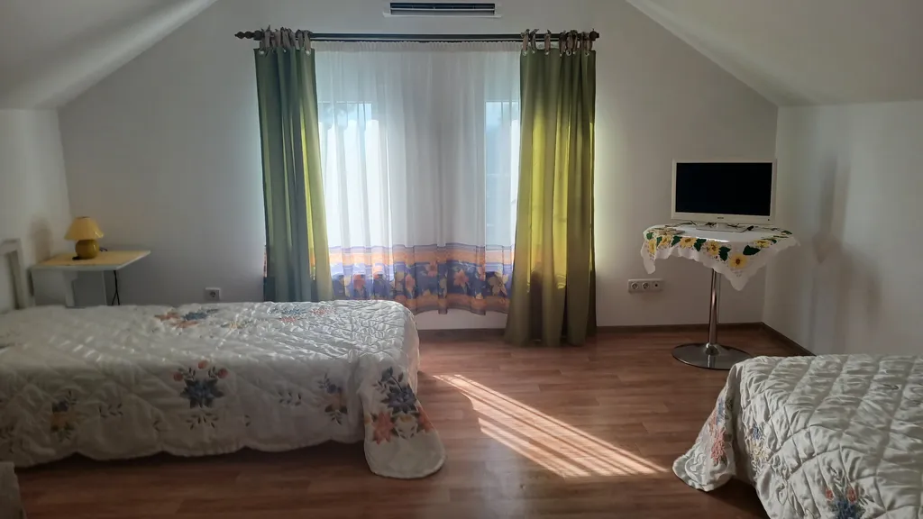 Студия из двух комнат с видом на море