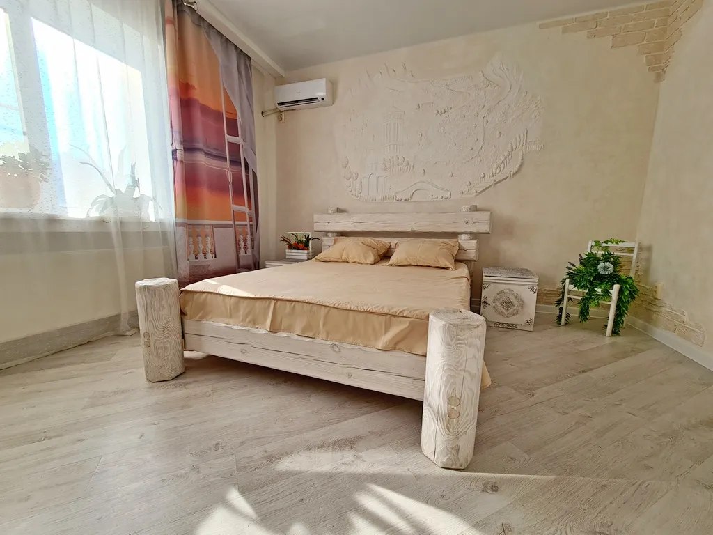 Коттеджу моря: костровая чаша камин детская территория бассейн баттут.