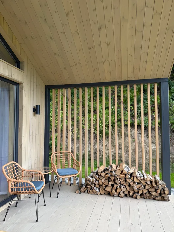 Дом Никольский с видом на главную достопримечательность