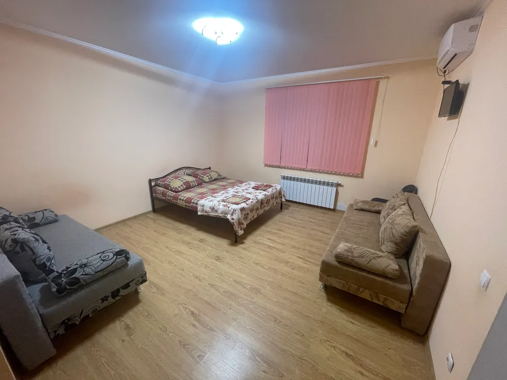 Часть дома на набережной