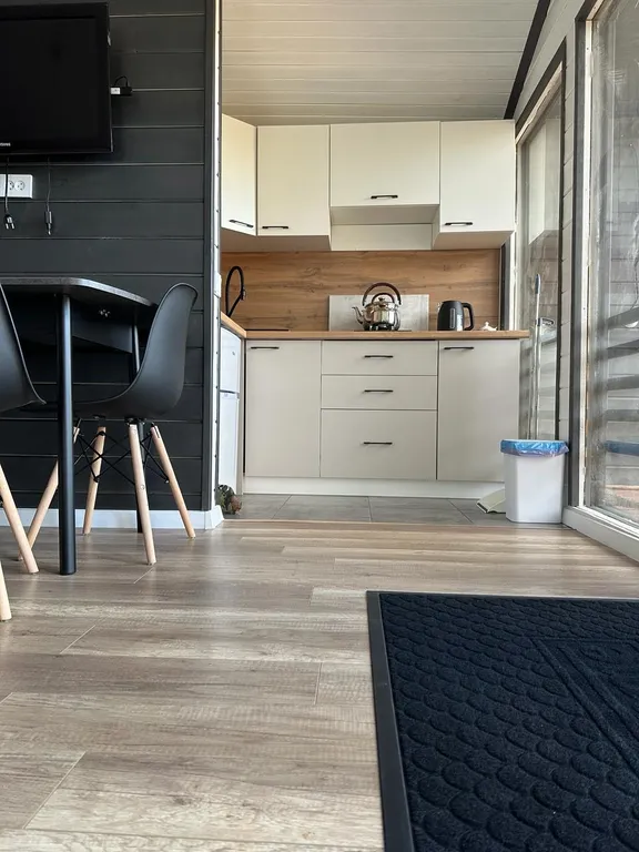 Уютный дом в лесу