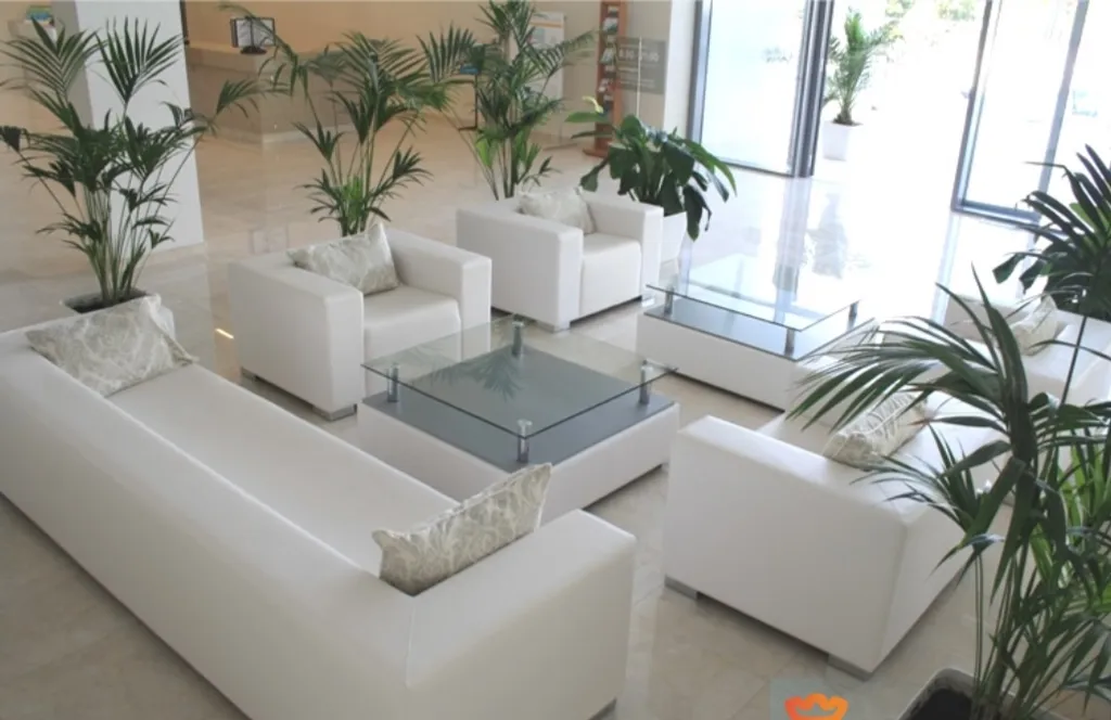 3-комнатная квартира с бассейном у моря