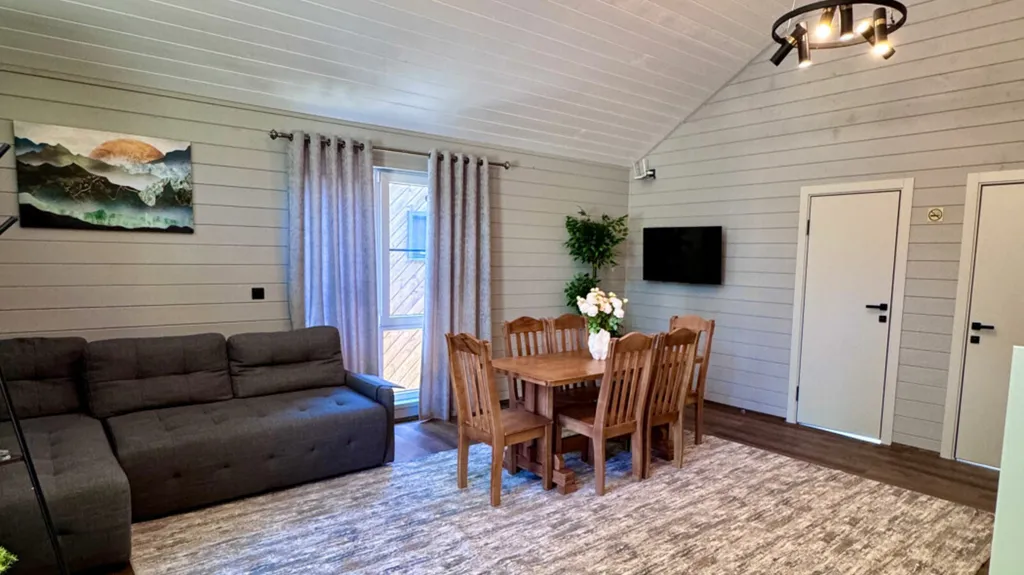 Коттедж с 2 спальнями и видом на горы и лес