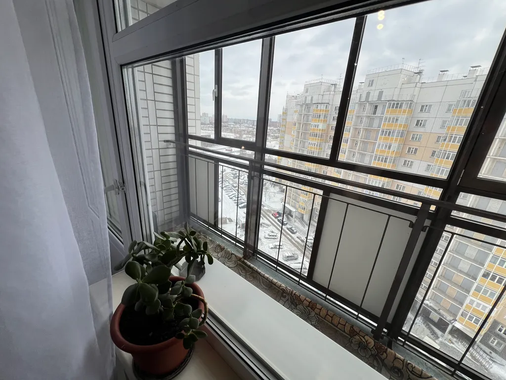 Уютная студия в Северном с кроватью и диваном