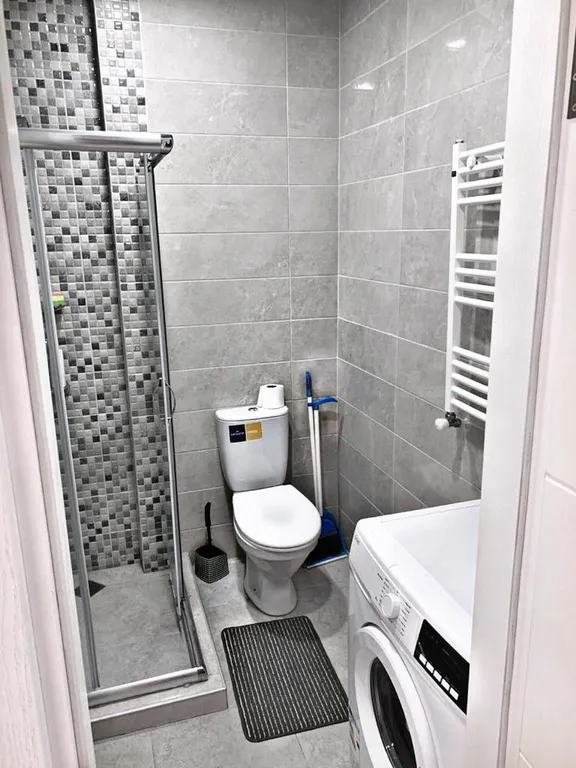 Silver flat in Real palace