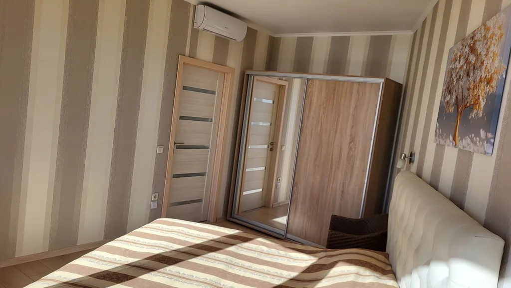 Апартамент двухкомнатный с видом на море