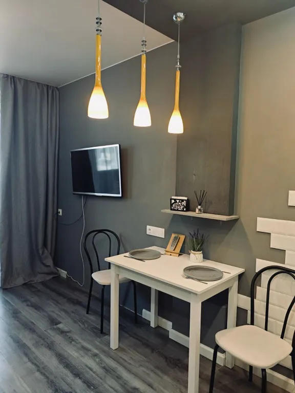 Студия- оттенки серого