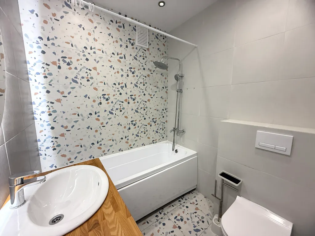 Квартира Студия Яркая луна — Тюмень