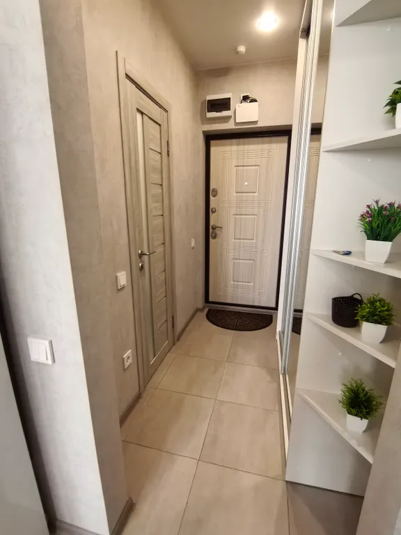 Студия с видом на город