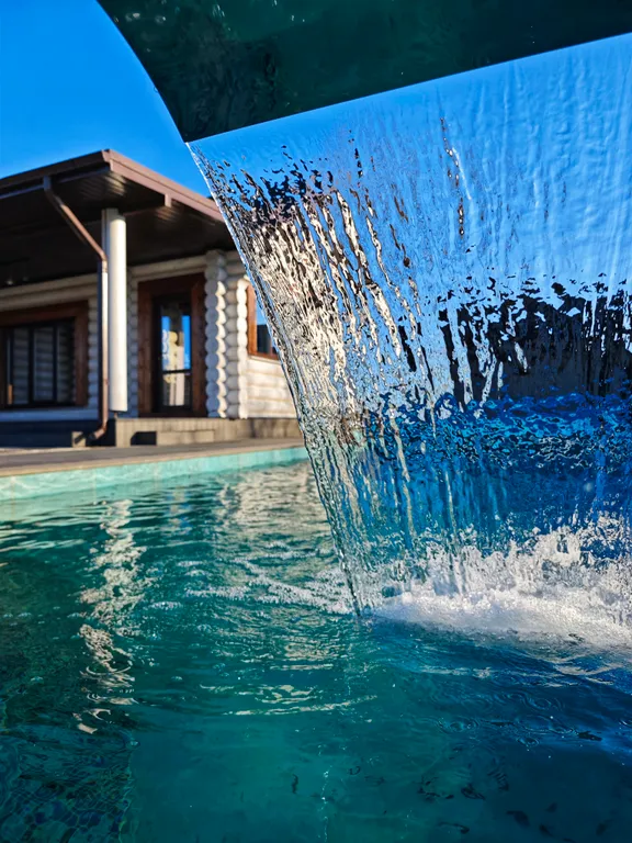 Вилла Личи, сруб с подогреваемым бассейном и баней