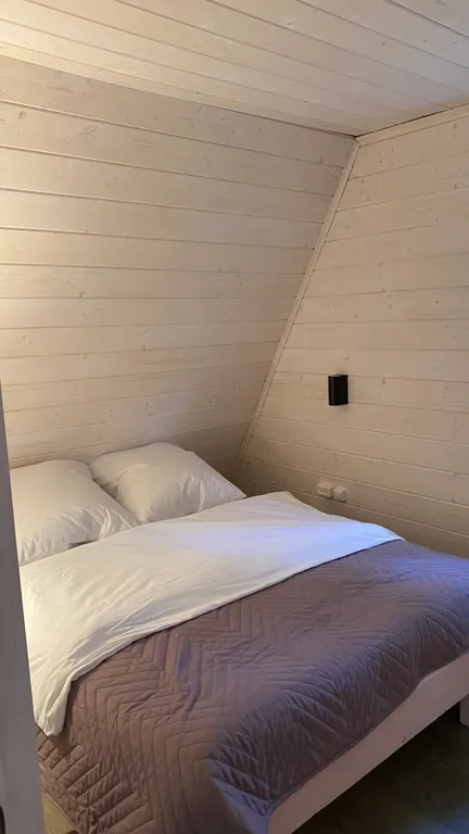 Уютный домик в нацпарке для 2-4 человек в лесу на берегу реки Пра