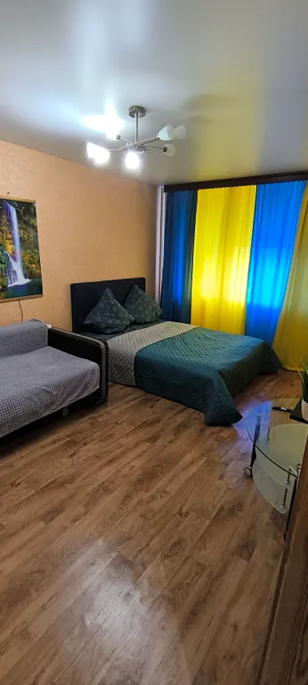 Квартира Трешка в центре, у вокзала — аренда посуточно в Новый Уренгой