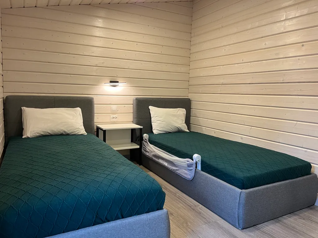 Коттедж Уютный дом с горячей купелью — Стеклянный