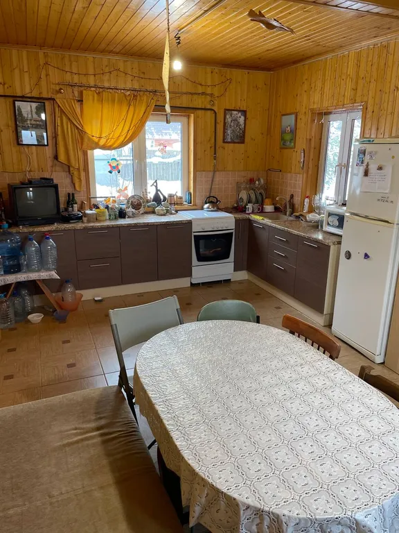 Двухэтажная загородная дача