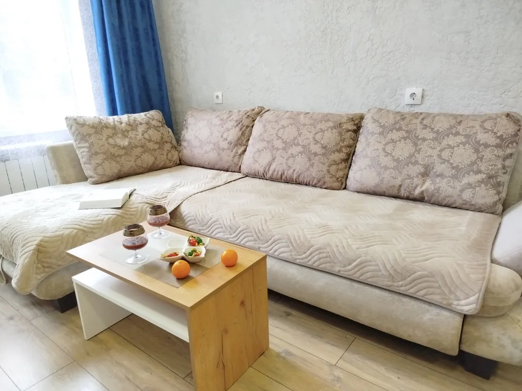 Трёхкомнатная семейная квартира с современными ремонтом Центр города