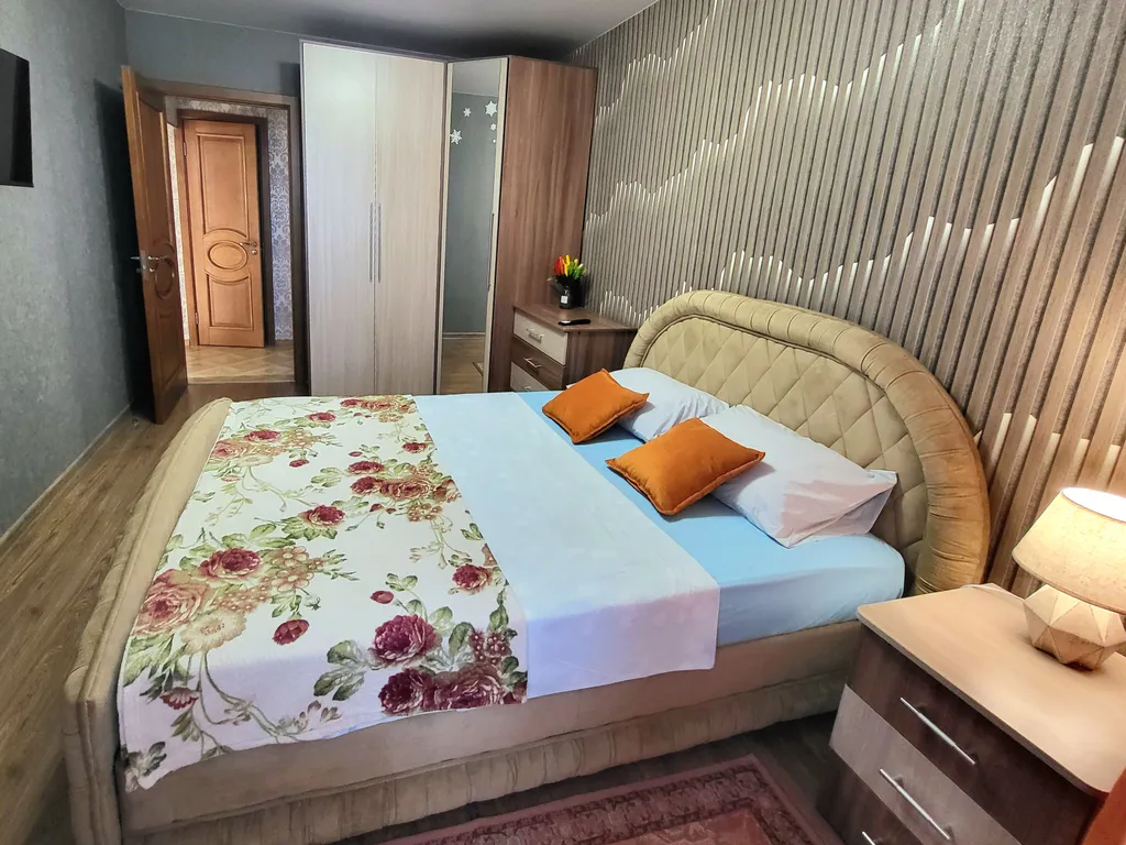 Уютная и теплая, 2 минуты пешком до набережной