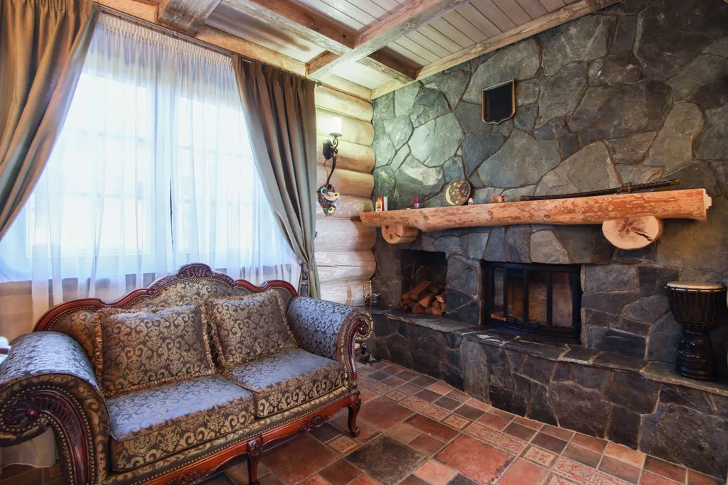 Шале с бассейном и видом на озеро