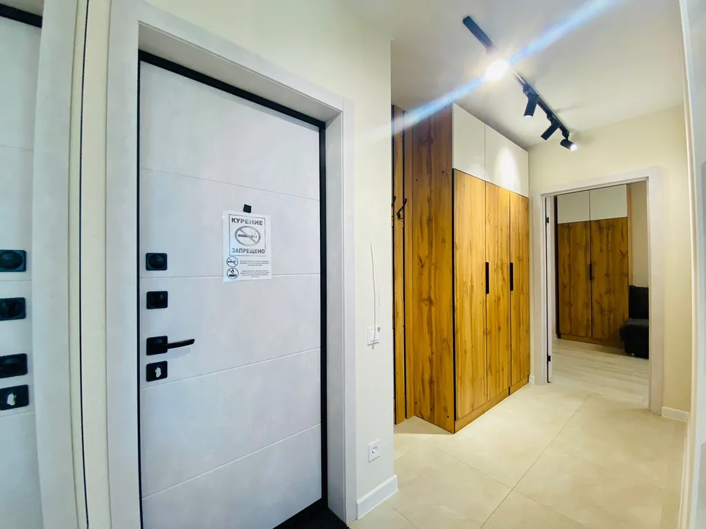 Двухкомнатный апартамент с красивым видом и евроремонтом