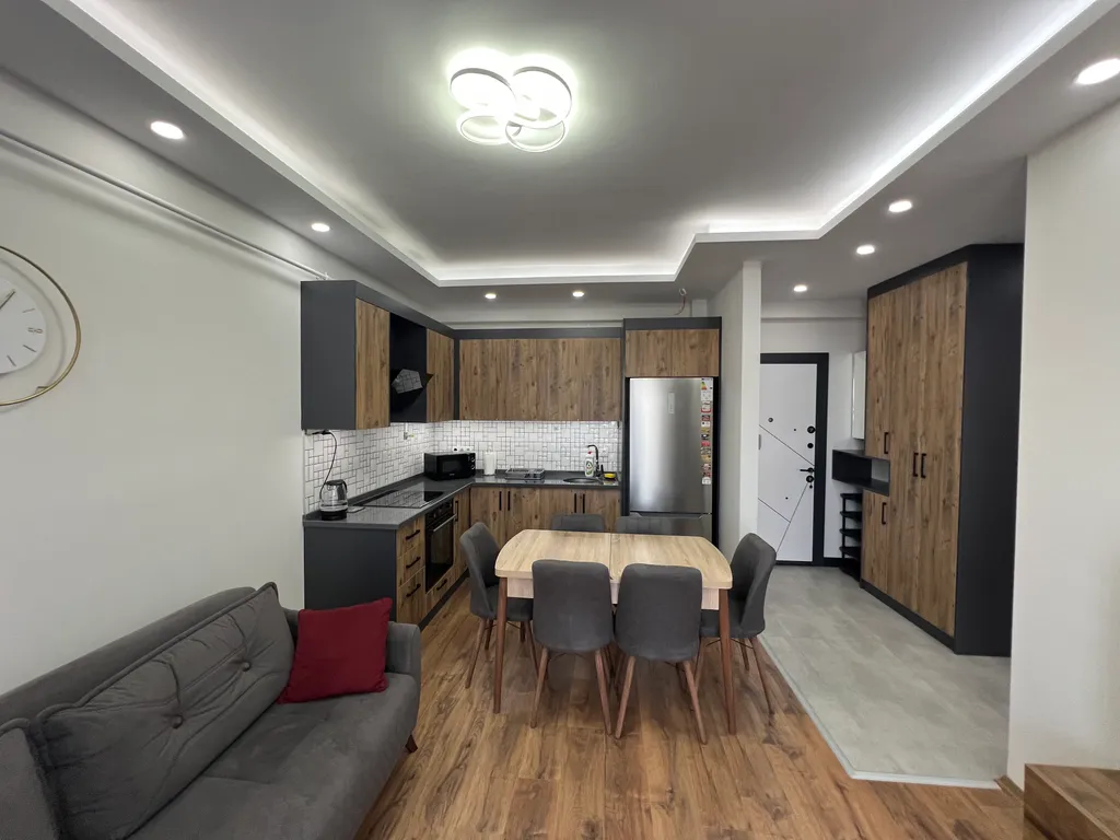 Стильная новая евротрёшка для отдыха на Средиземноморском побережье