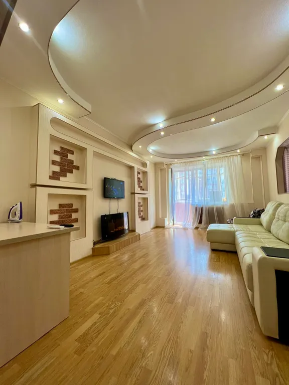 Двухкомнатная изолированная с джакузи