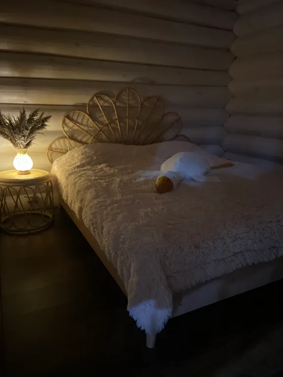 Сказочный дом в лесу