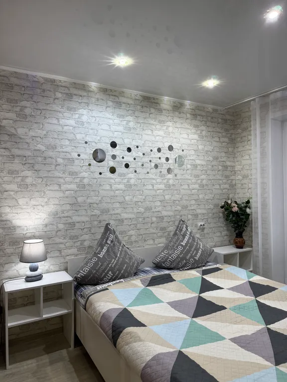 Двухкомнатная квартира в Йошкар-Оле в тихом районе с большой парковкой