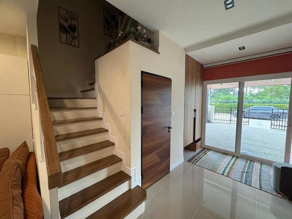 SvoyLux солнечный остров в океане